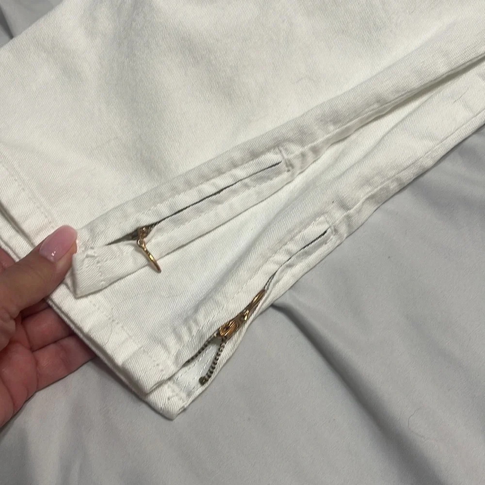 Cache Mid Rise White Jean Capris - Picture 4 of 13